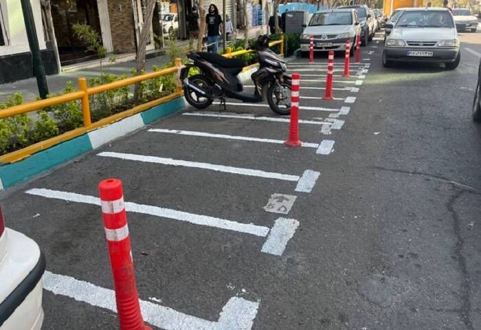 آزادسازی پیاده‌رو های منطقه ۲ با احداث پارکینگ موتور