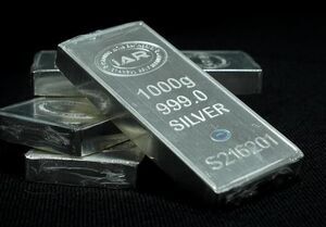 قیمت نقره برای نخستین بار از مرز ۶۰ دلار عبور کرد