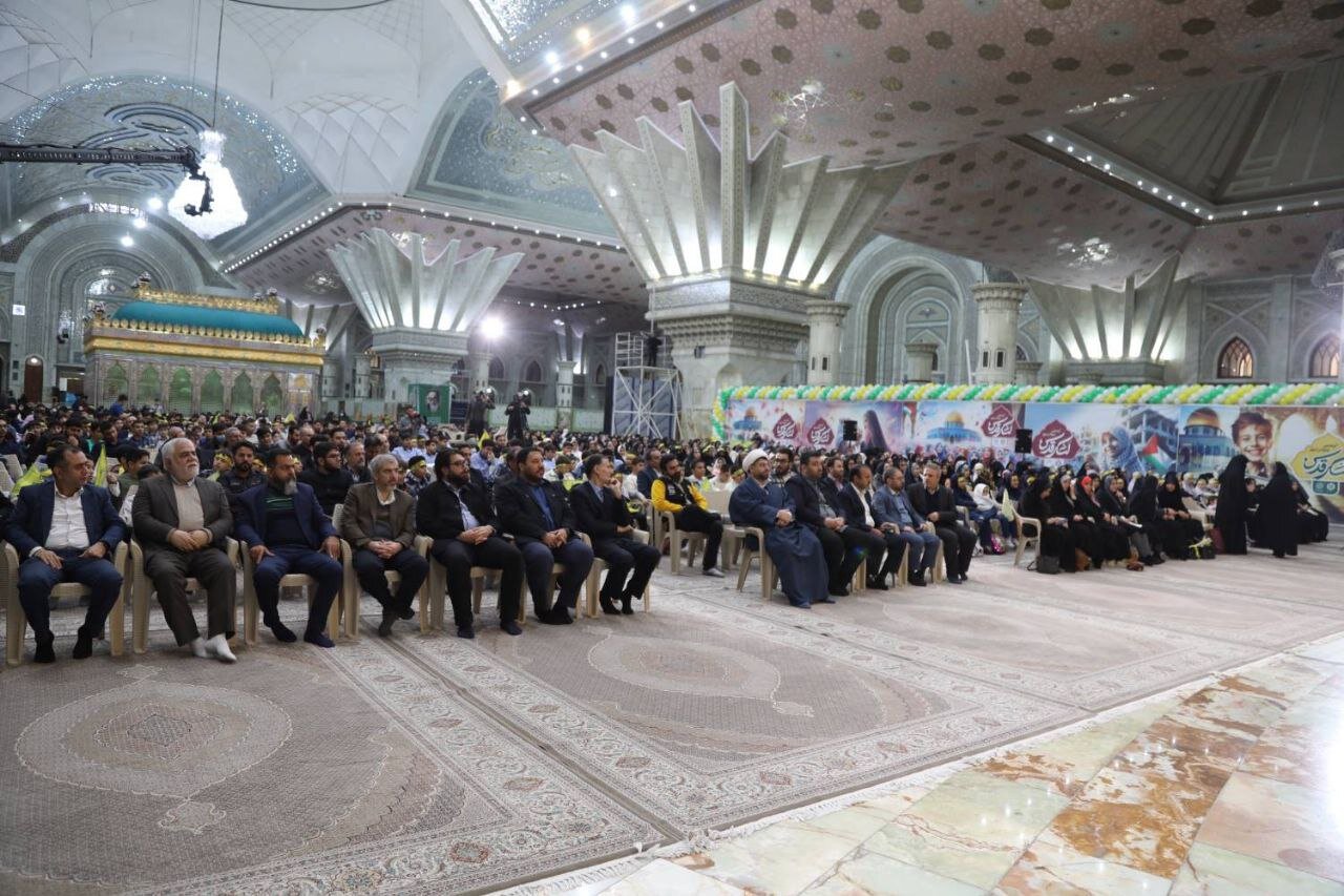 همایش نسل آرمانی با حضور ۲۰۰۰ دانش‌آموز قرآنی برگزار شد