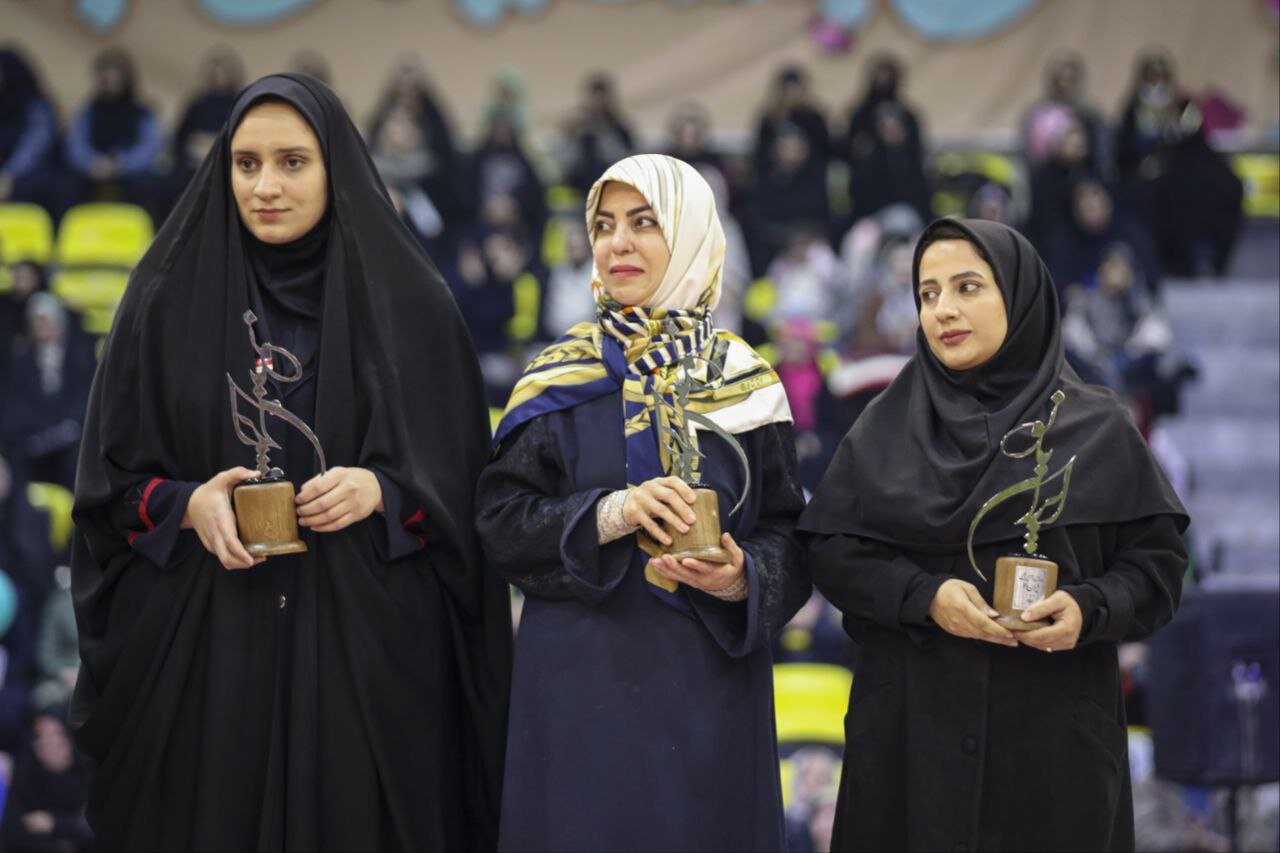 چهارمین جشن بزرگ «ایرانبانو» برگزار شد