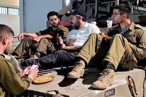 خاخام معروف «ایلی شلانگر» در حنوکای خونین کشته شد