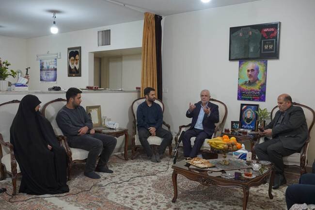 اوحدی: وظیفه امروز جامعه انتقال ارزش‌های شهدا به نسل‌های آینده است