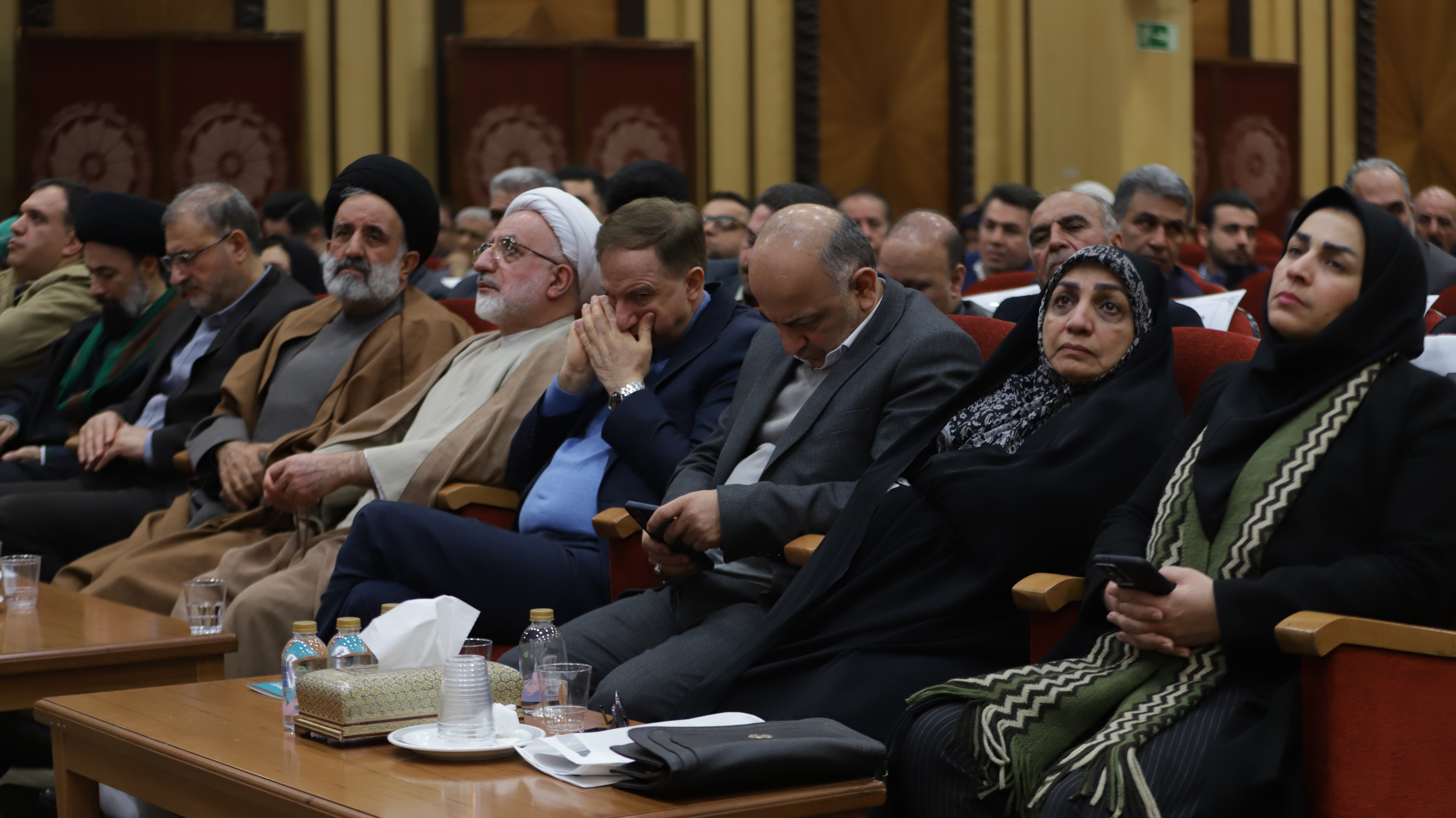 نخستین اجلاس بینالمللی اندیشه اقتصاد تجاری - صادرکنندگان نمونه شاهد و ایثارگر