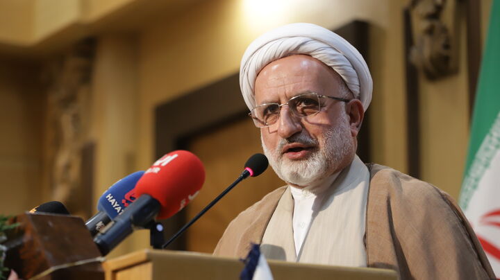 مشاور وزیر اقتصاد: آماده حمایت کامل از تولیدکنندگان و صادرکنندگان ایثارگر هستیم