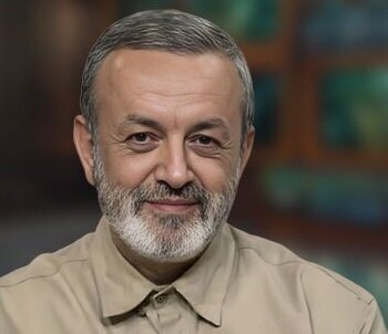 مدیران جهادگرِ انقلابیِ خدوم را محاصره رسانه‌ای نکنید