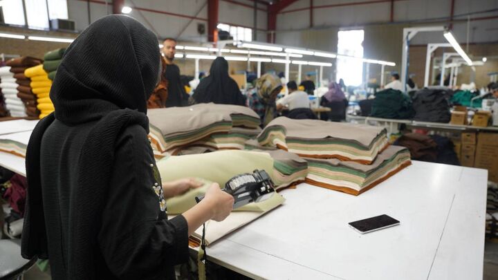 بانوان سرپرست خانوار منطقه ۸ تحت پوشش برنامه‌های آموزشی و اشتغال‌محور