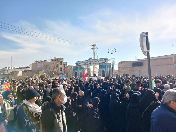 فیلم/ تشییع باشکوه سه مدافع امنیت که توسط اغتشاشگران به شهادت رسیدند