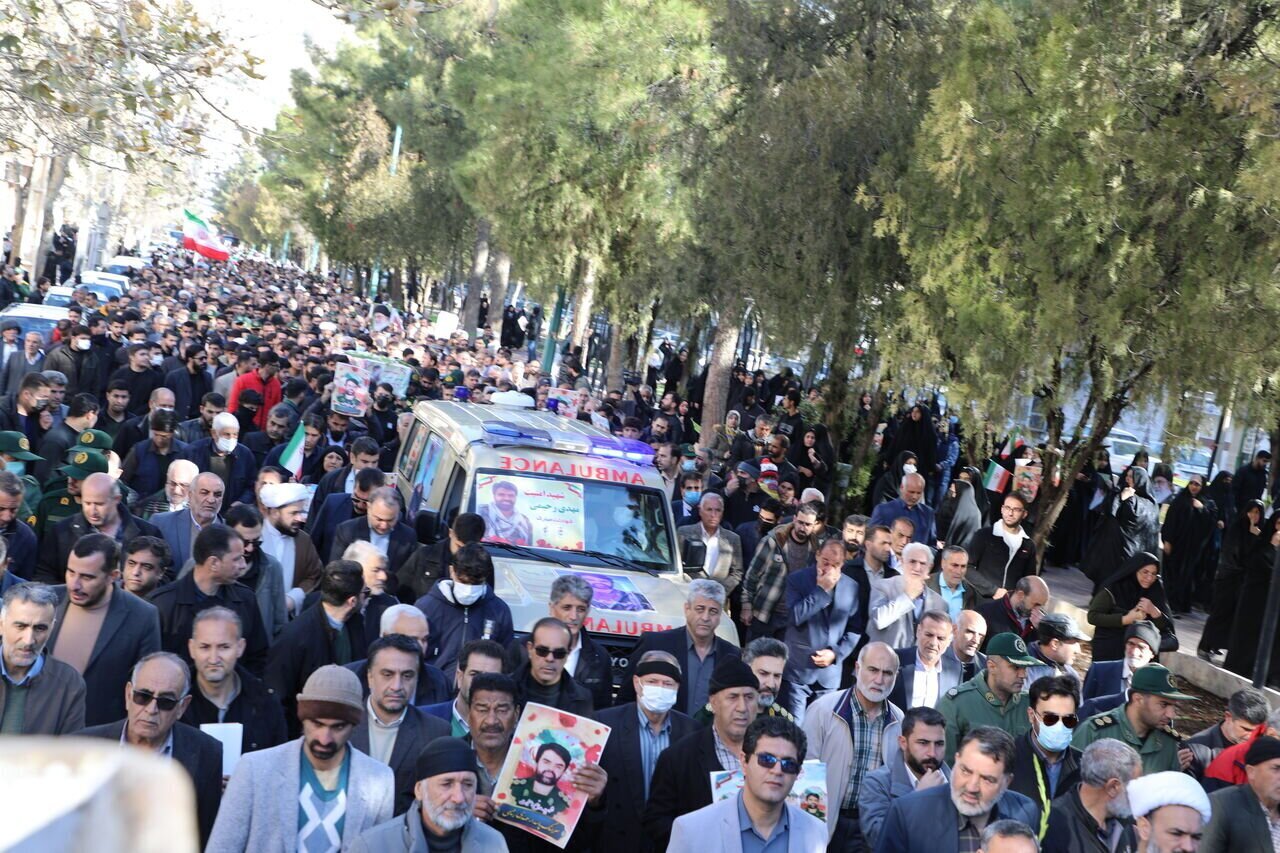 وداع باشکوه با شهدای مدافعان امنیت در اغتشاشات اخیر