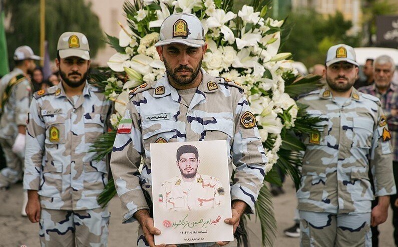 وداع باشکوه با شهدای مدافعان امنیت در اغتشاشات اخیر