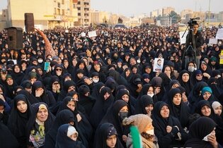 وداع مردم با شهدای مدافع امنیت در اصفهان