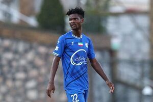 ۴ بازیکن برای جانشینی اندونگ به خط شدند