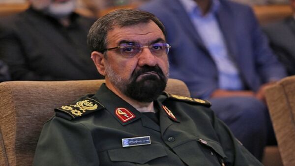 سرلشکر رضایی: آمریکا منتظر گورستانی از ناوها و نیروهایش باشد