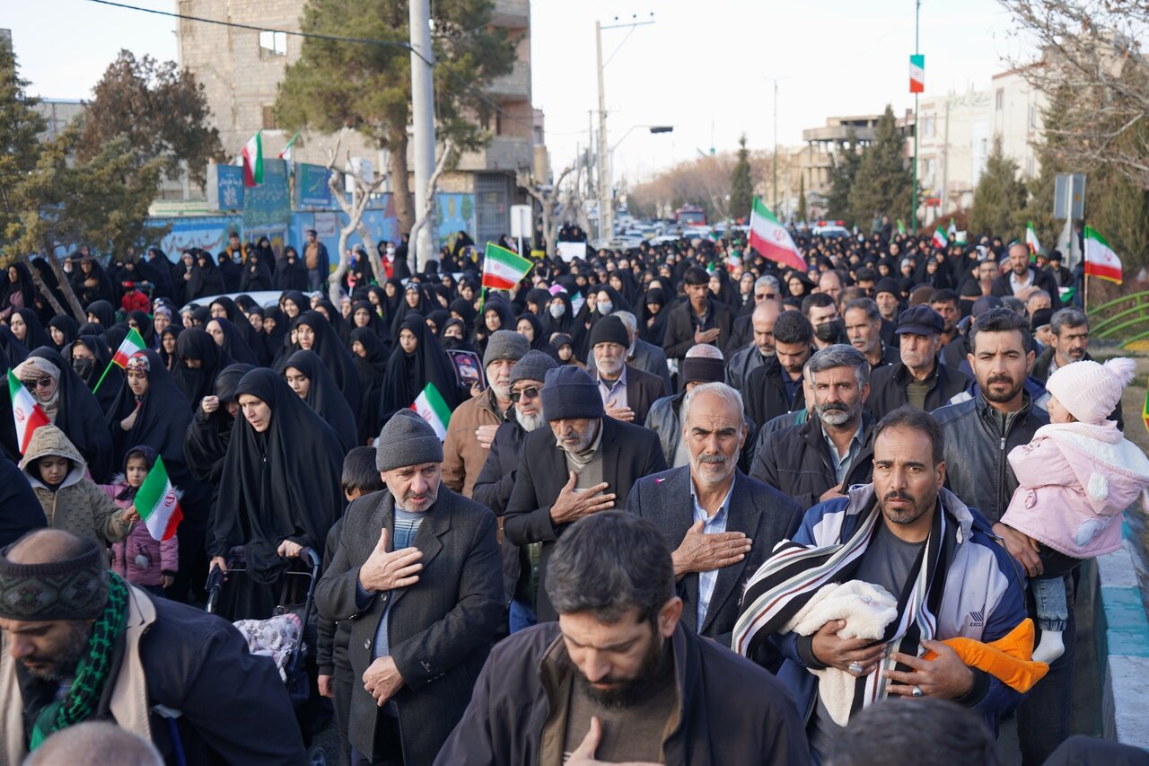 تشییع پیکر شهید علی عابدی در شهر ابریشم برگزار شد