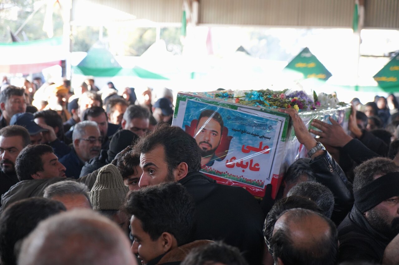 تشییع پیکر شهید علی عابدی در شهر ابریشم برگزار شد