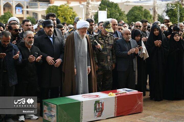 عکس/ تشییع پیکر مطهر شهید ارتشی مدافع امنیت در شیراز