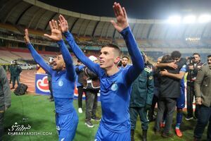 چه کسی کمک کرد خارجی‌های استقلال برگردند