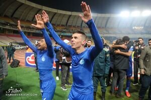 چه کسی کمک کرد خارجی‌های استقلال برگردند