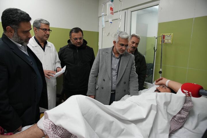 عیادت معاون بهداشت بنیاد شهید از مجروحان اغتشاشات تروریستی