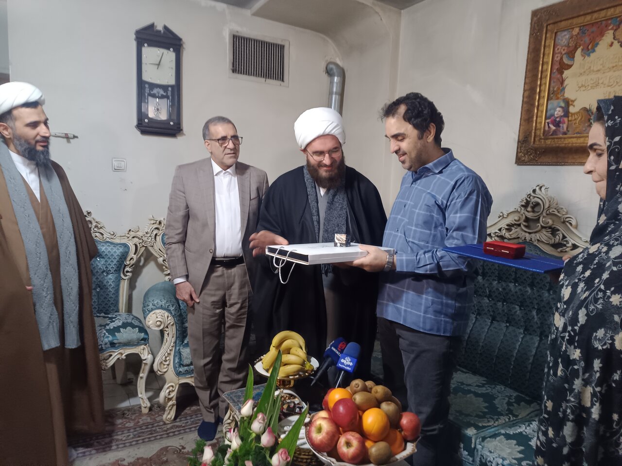 دیدار معاونت حقوقی و امور مجلس بنیاد شهید و امور ایثارگران با جانباز ۷۰ درصد