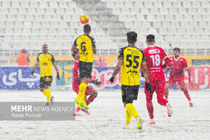 مشکلاتی که برف بازی پرسپولیس و سپاهان رو کرد