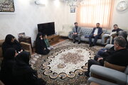 فیلم/ دیدار رئیس مرکز حراست بنیاد شهید با خانواده شهدای اغتشاشات