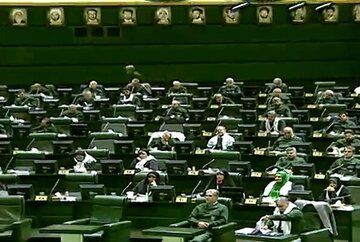 مجلس یکدست سبزپوش شد