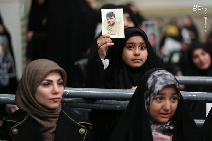 تصاویر شهدای اغتشاشات در حسینیه امام خمینی(ره)