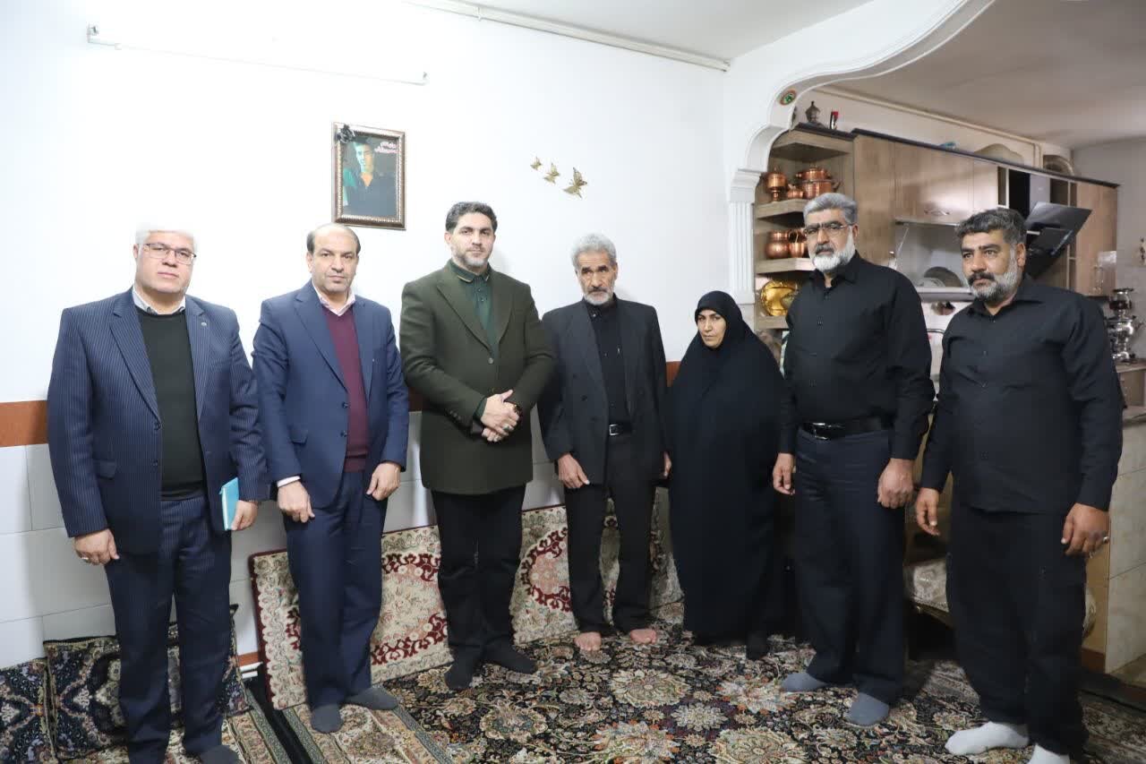 دیدار سرپرست امور مجلس و لوایح بنیاد با برخی خانواده های شهدای مردمی اخیر