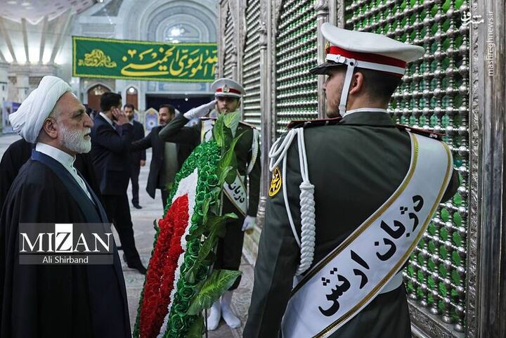 عکس/ حضور رئیس و مسئولان عالی قضایی در حرم امام خمینی(ره)