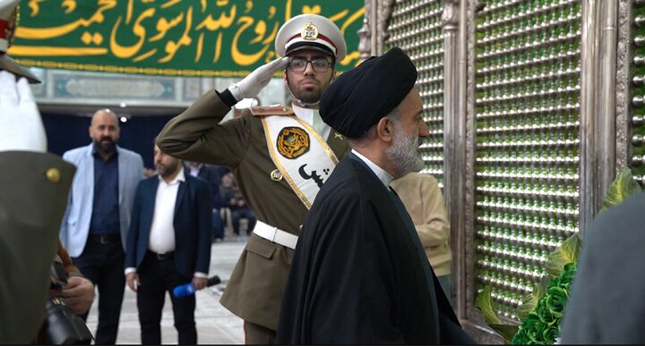 گزارش تصویری/ حضور مسئولان بنیاد شهید در حرم امام خمینی (ره)