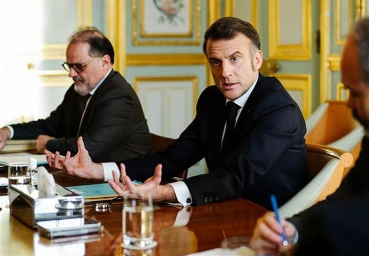 ماکرون: وقت آن است اروپا سلطه دلار را به چالش بکشد