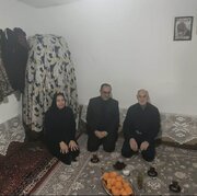 دیدار مدیرکل بنیاد مازندران با خانواده‌ های شهدای اغتشاشات در غرب مازندران