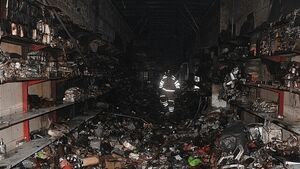 آتش سوزی انبار لوازم خانگی در میدان فردوسی