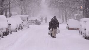 قطعی برق ۱۰۰ هزار خانه و لغو ۱۰ هزار پرواز در آمریکا