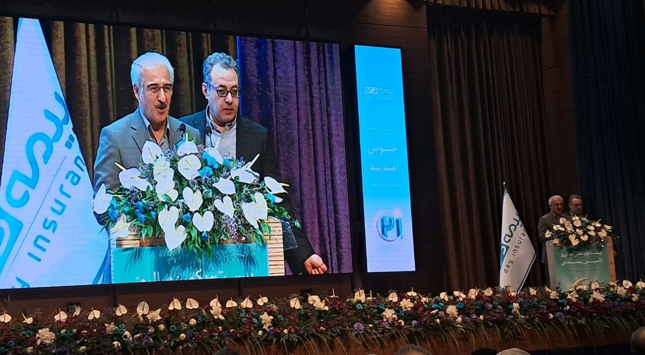 نظمی: خدمت به ایثارگران افتخار است/ بیمه دی مسیر موفقیت را با همت بلند ادامه دهد