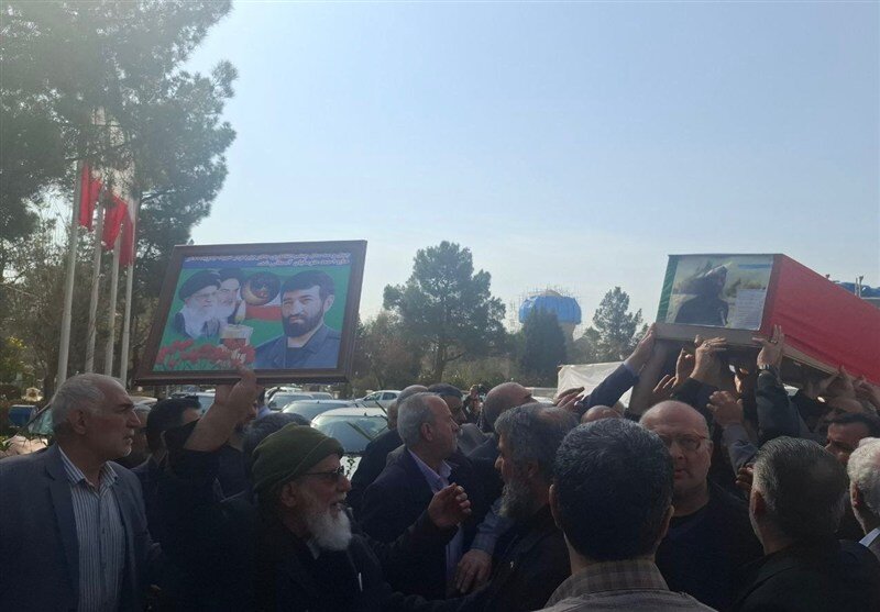 مراسم تشییع پیکرمادر شهید حاج احمد متوسلیان برگزار شد