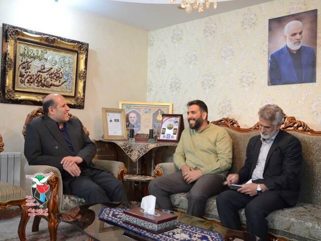دیدار مدیرکل بنیاد شهید تهران بزرگ با خانواده شهید نوذری