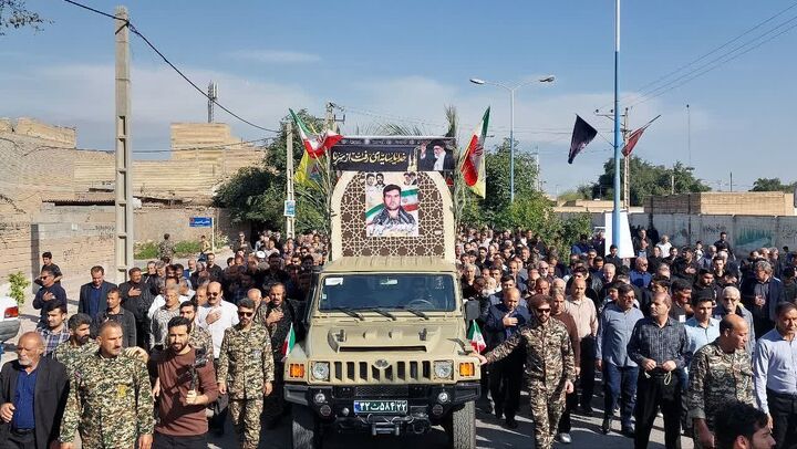 پیکر شهید حملات آمریکایی در صفی‌آباد دزفول به خاک سپرده شد