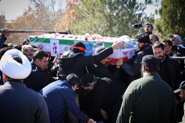 فیلم/ ادامه تشییع پیکر شهدا در بهشت زهرا (س)