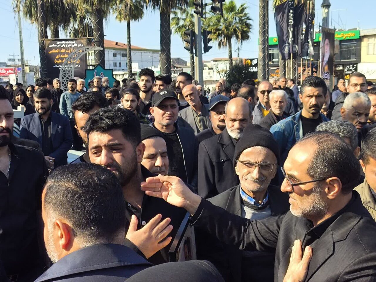 حضور مدیرکل بنیاد شهید و امور ایثارگران مازندران در مراسم تشییع دو پیکر مطهر شهید حملات صهیونی آمریکایی در آمل