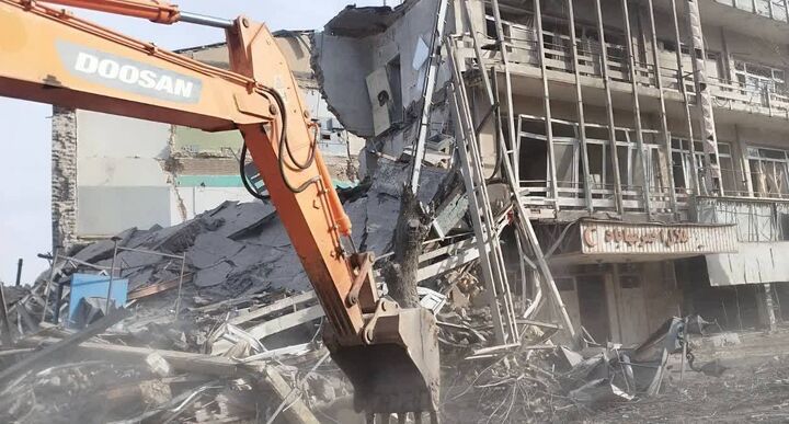 تخریب ساختمان هلال‌احمر مهاباد در حمله آمریکایی صهیونی