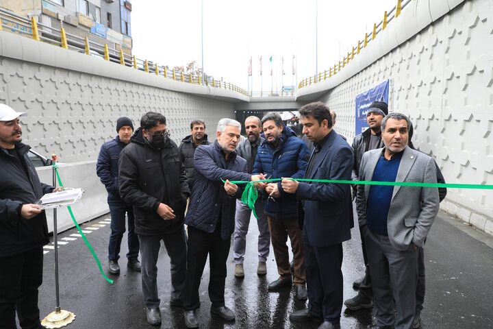 زیر گذر بلوار معلم به الغدیر در منطقه ۱۸ زیر بار ترافیک رفت