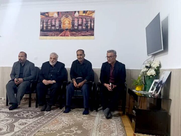 دیدار مدیرکل بنیاد شهرستان‌های استان تهران با ۱۰خانواده شهید جنگ رمضان در ملارد