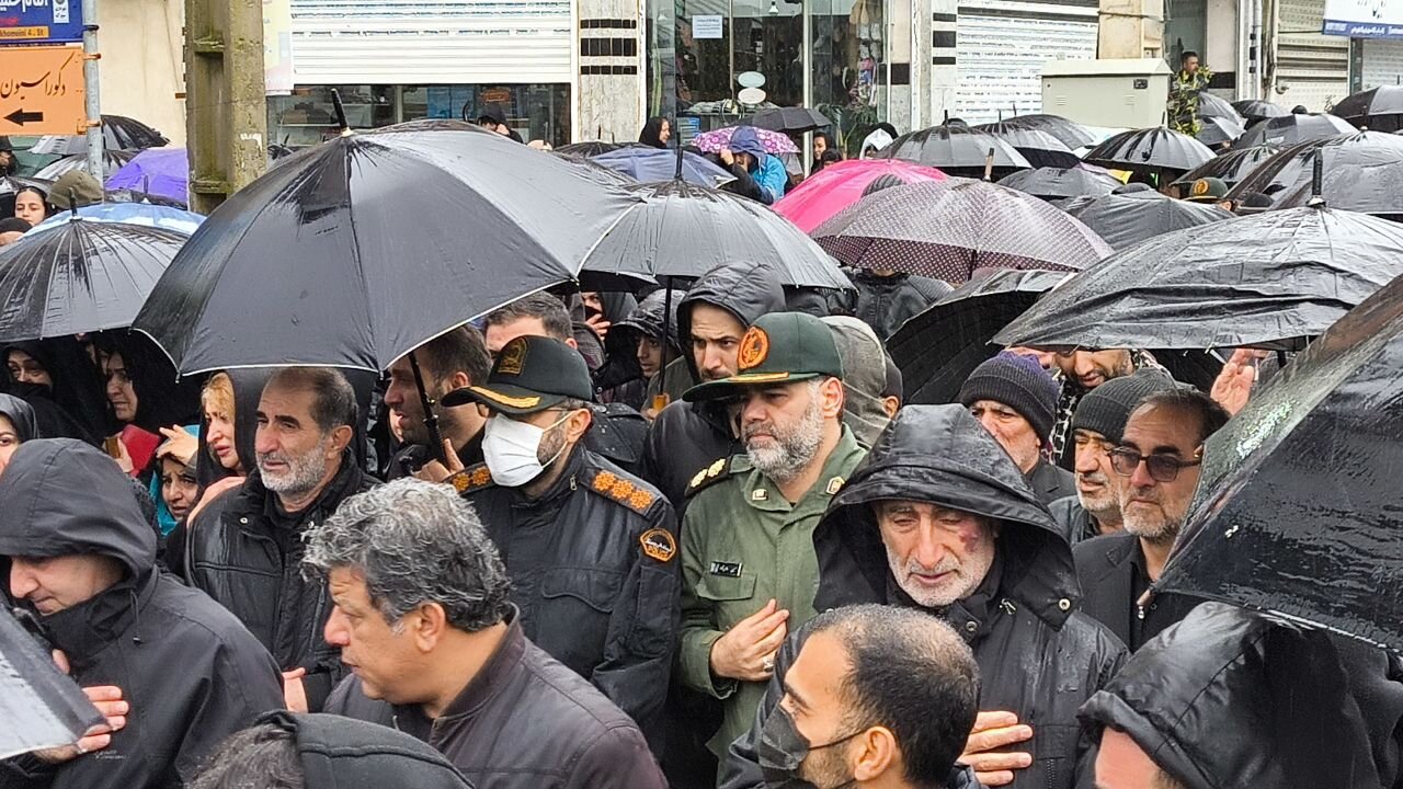 حضور مدیرکل بنیاد شهید و امور ایثارگران مازندران در مراسم تشییع دو پیکر مطهر شهید در میاندورود