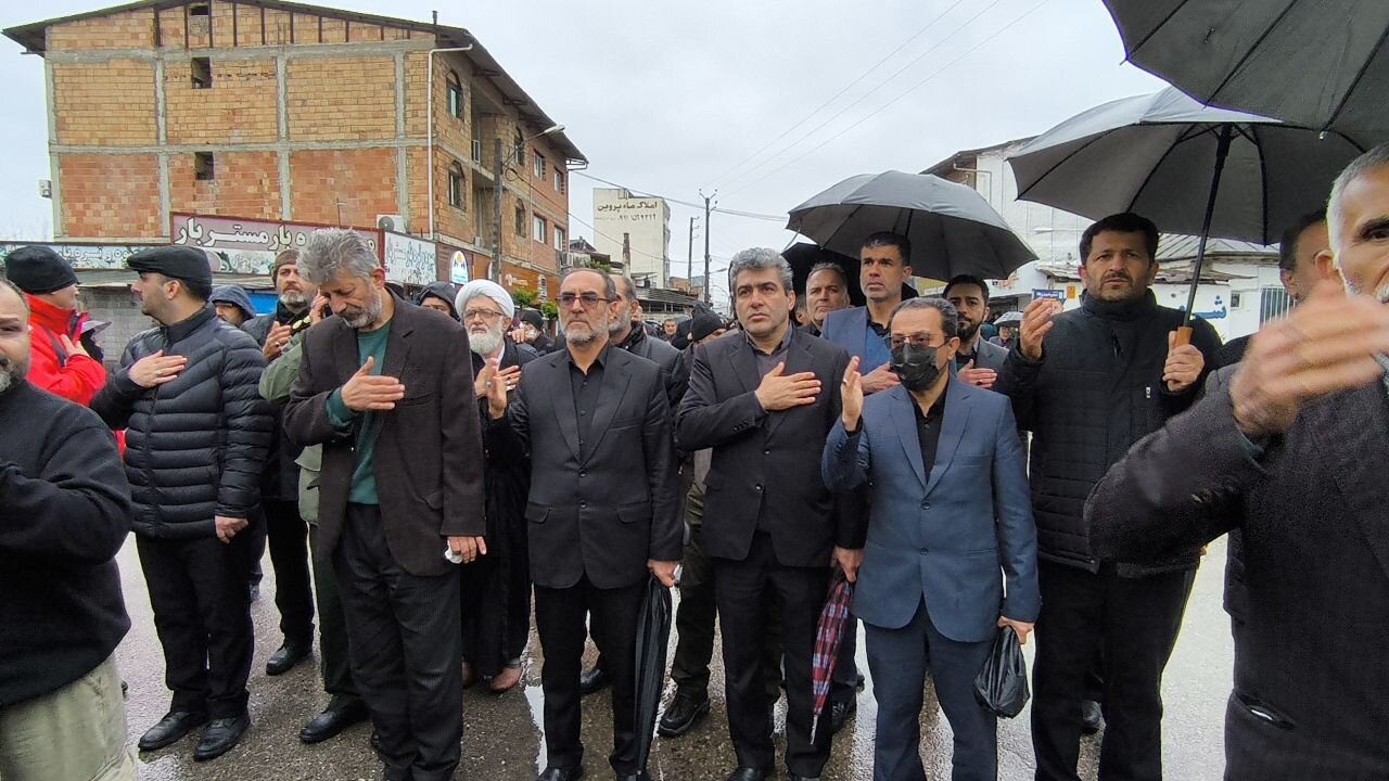 حضور مدیرکل بنیاد شهید و امور ایثارگران مازندران در مراسم تشییع دو پیکر مطهر شهید در میاندورود