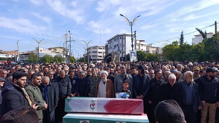 تشییع پیکر پنج شهید جنگ رمضان در بابل