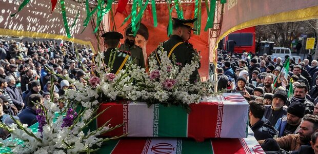 تشییع پیکر مطهر ۱۱ شهید جنگ رمضان در تبریز