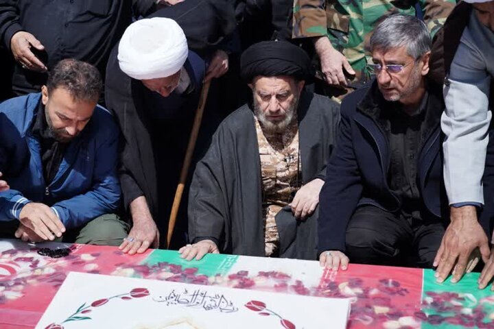 پیکر شهید «حسین قبادی الوار» در خرم‌آباد تشییع شد