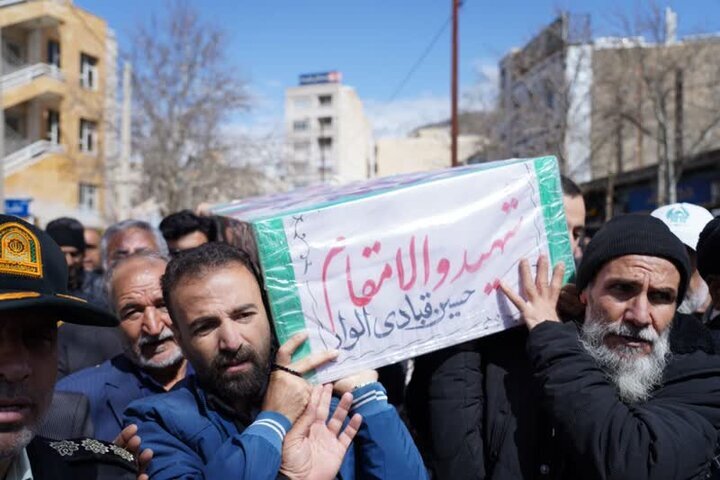 پیکر شهید «حسین قبادی الوار» در خرمآباد تشییع شد