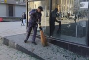 جمع‌آوری شیشه‌های شکسته ابنیه و منازل مسکونی و ایمن‌سازی پنجره‌ها